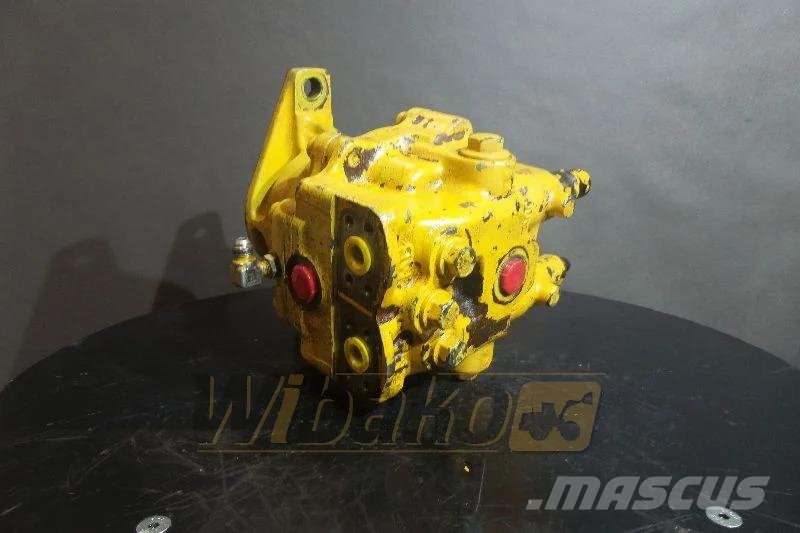 Komatsu PC210LC-5 Hydraulic motor / Hydromotor / Silnik h Hydraulique