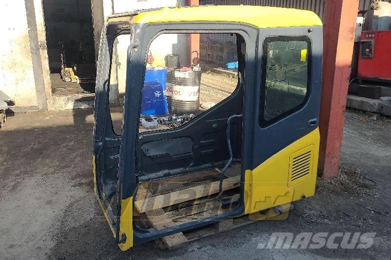 Komatsu PC290 Cab / Fahrerkabine / Kabina Cabins and interior