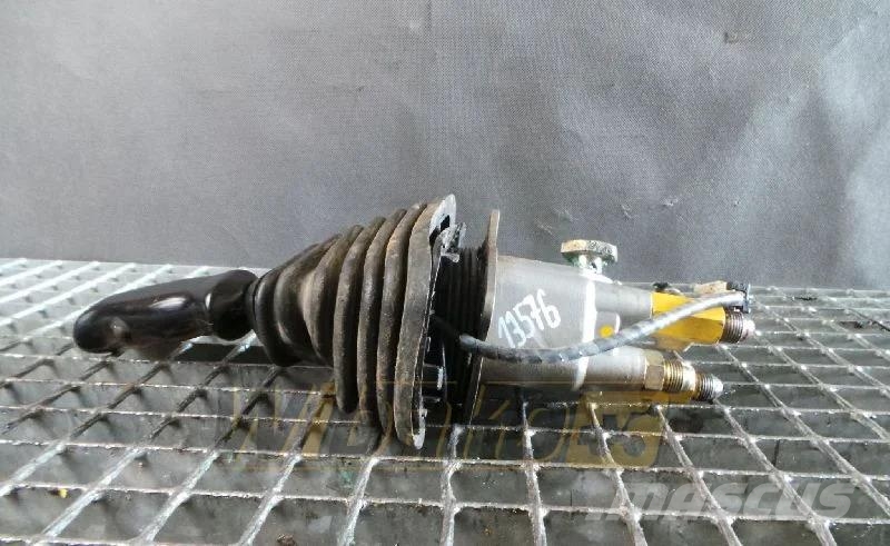Komatsu PC340-7 Joystick / Joystick / Dżojstik Hydraulika