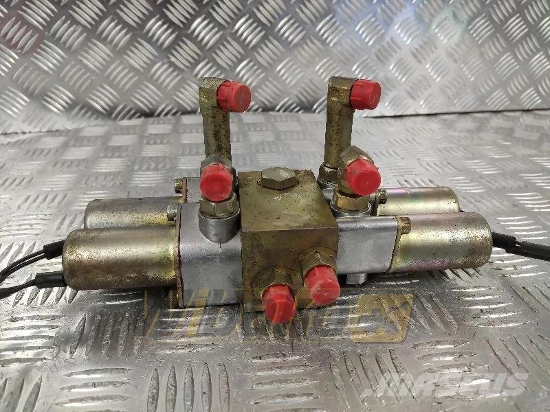 Komatsu PW180-7 Valve set / Ventilsatz / Zestaw zaworów Hidraulice