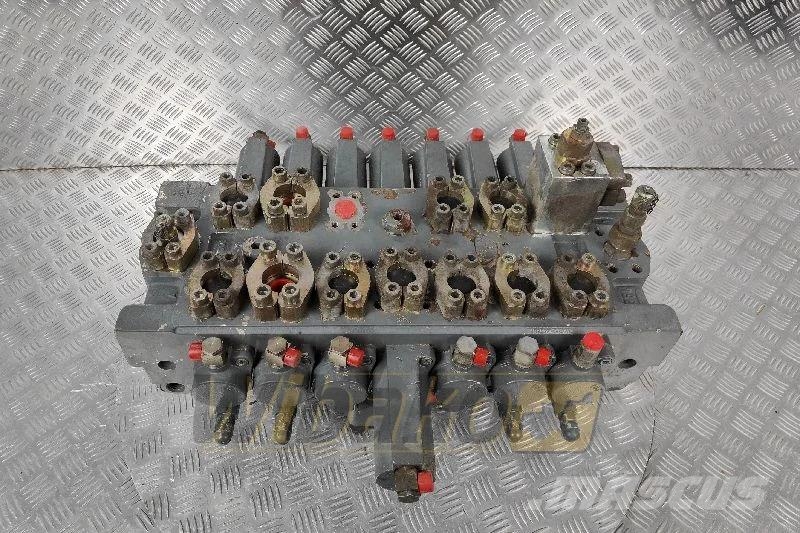 Liebherr 10013946 R900774368 Control valve / Steuerventil / Hydraulikk