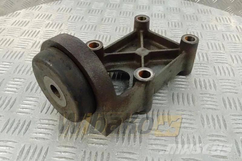 Liebherr 9079609 Engine mount / Motorhalter / Łapa silnika Двигуни