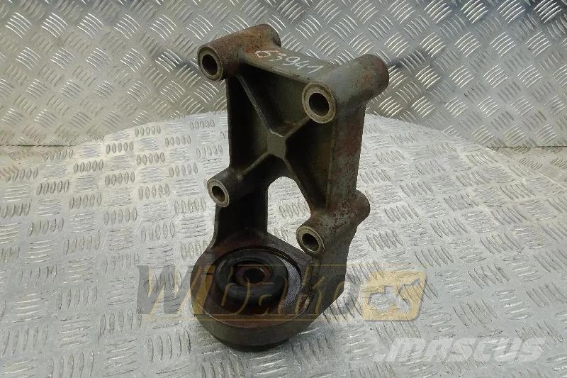 Liebherr 9079609 Engine mount / Motorhalter / Łapa silnika Двигуни