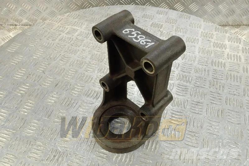 Liebherr 9079609 Engine mount / Motorhalter / Łapa silnika Двигуни