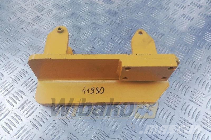 Liebherr D9308 9273333 Alternator bracket / Lichtmaschinenh Двигуни