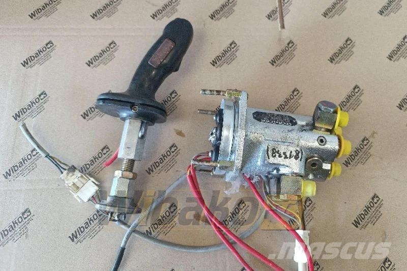 Liebherr VG-7 4/7 Z05 9273968-005 Joystick / Joystick / Dżo Υδραυλικά