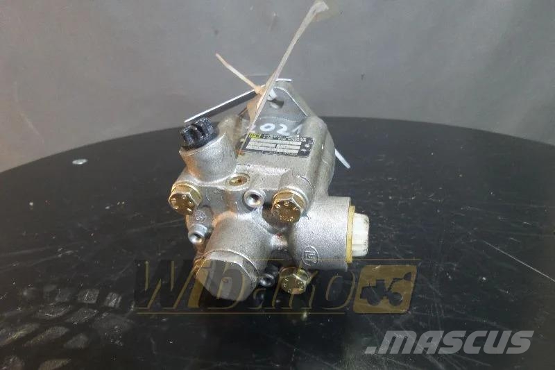  Luk LF73 8101093 04-1222 Gear pump / Zahnpumpe / P Hydraulika