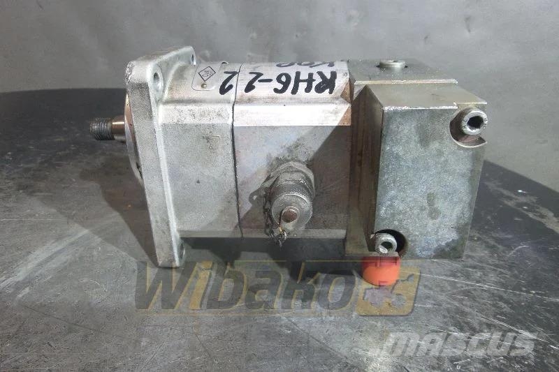 O&K 2244996L 03962388 Gear pump / Zahnpumpe / Pompa zę هيدروليات