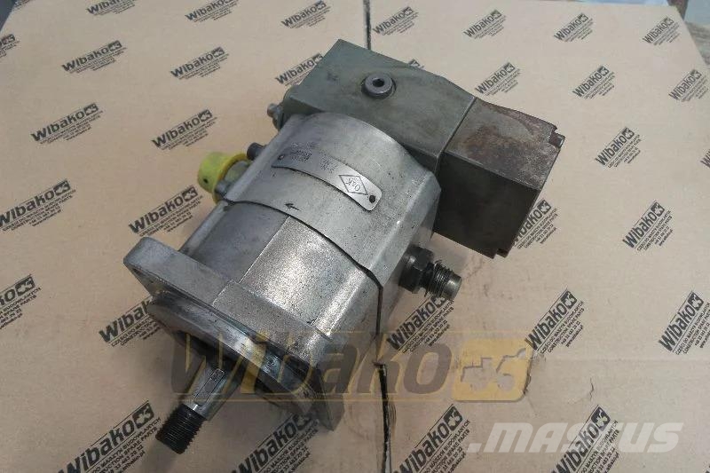 O&K 2274652L Gear pump / Zahnradpumpe / Pompa zębata Hydraulics