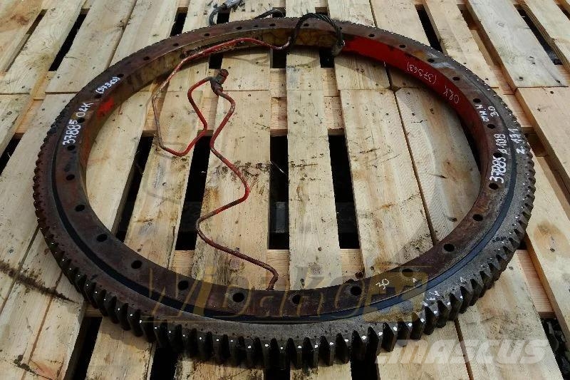 O&K MH PLUS Slewing ring / Drehkranz / Wieniec obrotu Getriebe