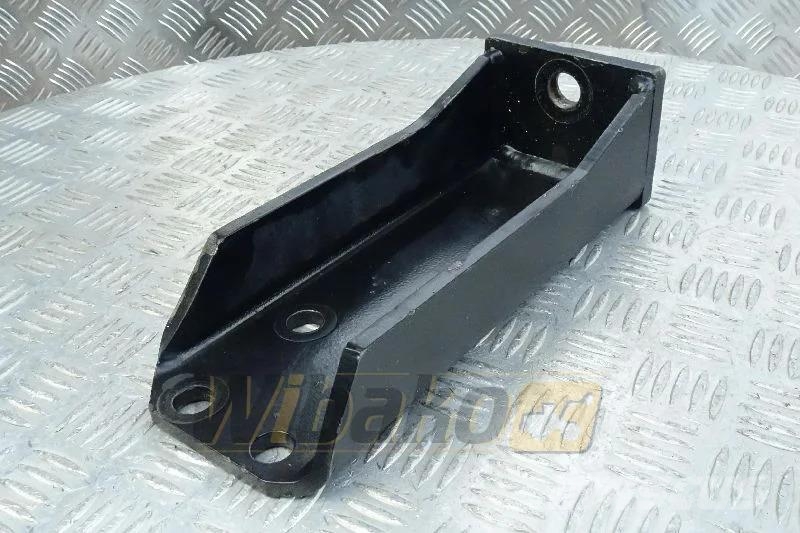 Perkins 1104/1106 3825T024 Engine mount / Motorhalter / Ła Motorer