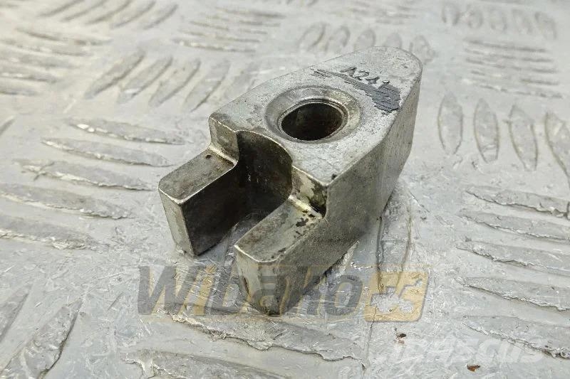 Perkins 3751A241 Injector holder / Uchwyt wtryskiwacza Motores
