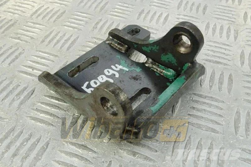 Perkins 3828D015 Alternator bracket / Lichtmaschinenhalter Engines