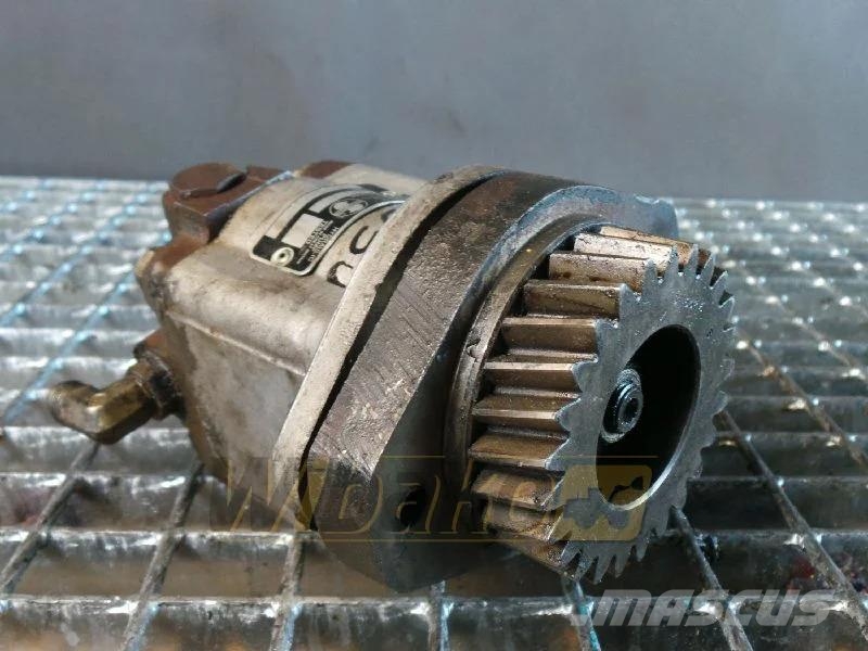  Sundstrank A15L18303 Gear pump / Zahnpumpe / Pomp Hydraulika