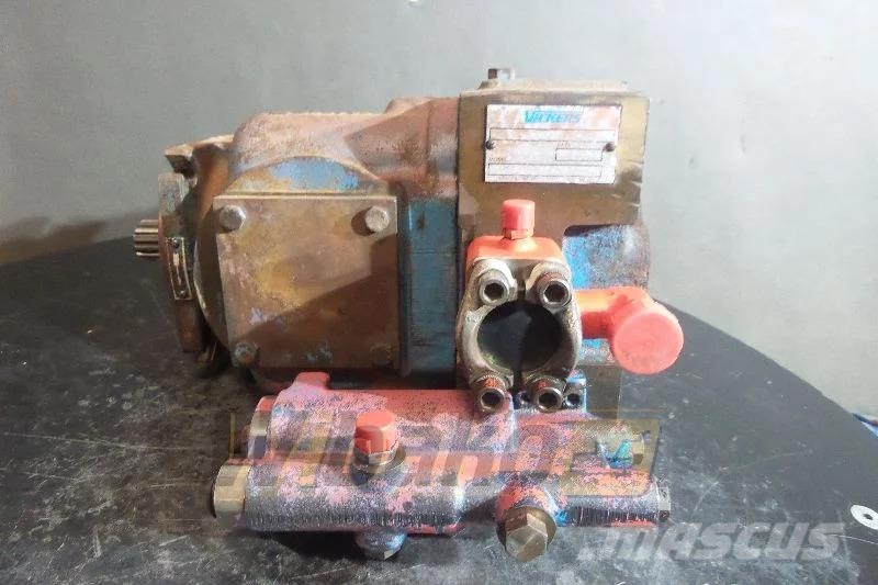 Vickers PVE27RA222C23V21067 864428 / 13745 Hydraulic pump Hidráulica