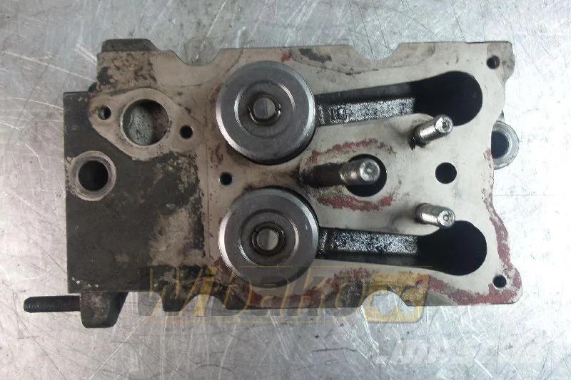 VM Motori 27B/4 90352041F Cylinder head / Zylinderkop 发动机