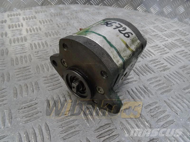 Volvo 04908899 Gear pump / Zahnradpumpe / Pompa zębata Hidravlika