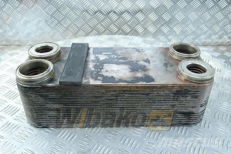 Volvo 11110107 Oil radiator / Ölkühler / Chłodnica oleju Motorji