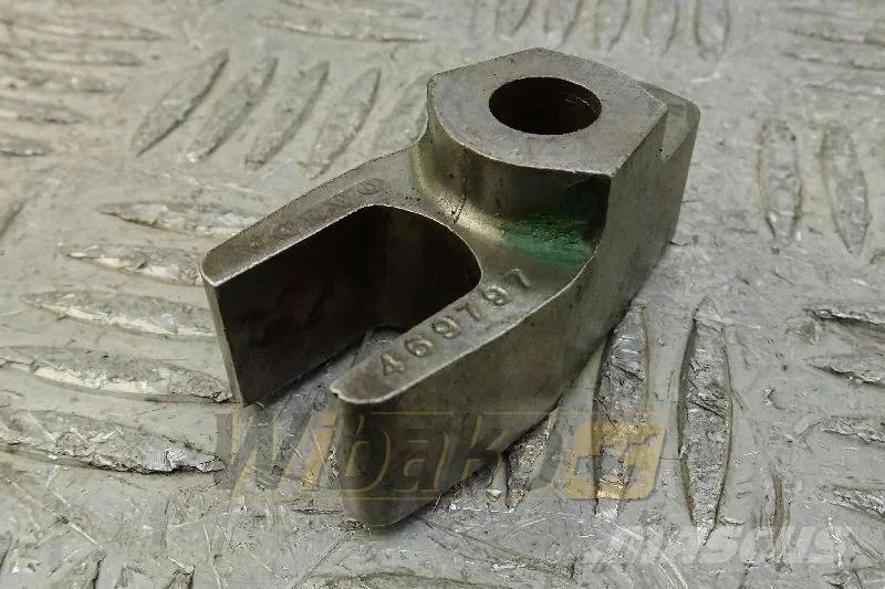 Volvo 469797 Injector holder / Injektorhalter / Uchwyt w Motori za građevinarstvo