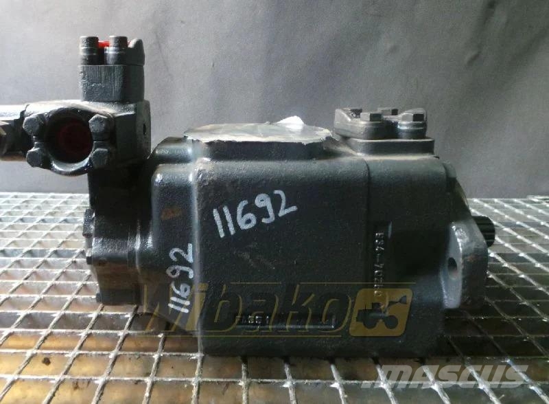 Volvo 9011075686 Hydraulic pump / Hydraulikpumpe / Pompa هيدروليات