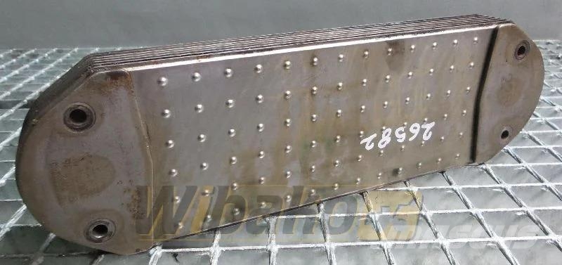 Volvo D12C Oil cooler / Ölkühler / Chłodnica oleju Двигуни