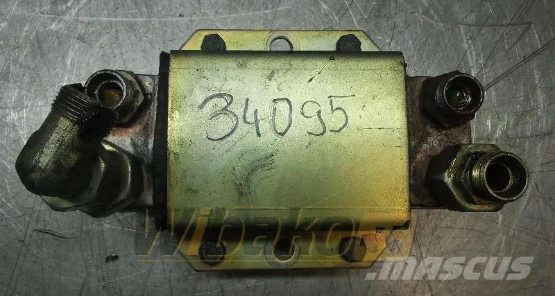 Volvo EC340 11033455 Oil cooler / Ölkühler / Chłodniczka Motorji