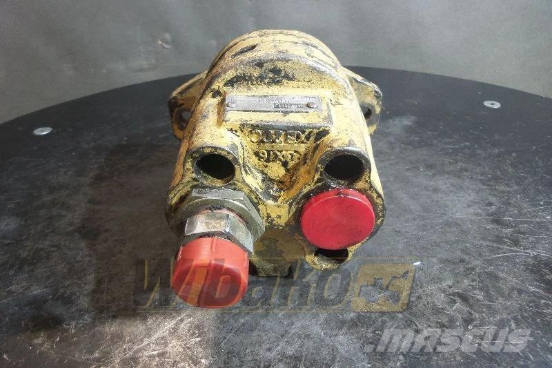  Waryński P635C 010001 Hydraulic pump / Hydraulikpu Hydraulika