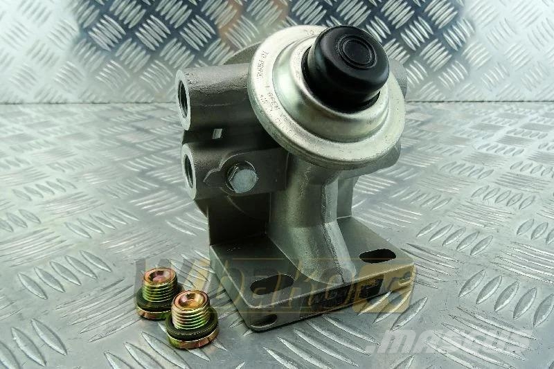  wbk 10046958 Fuel filter bracket / Podstawa filtra Mootorid