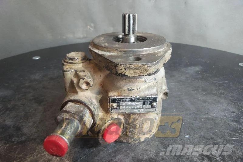 ZF 7673955245 Hydraulic pump / Hydraulikpumpe / Pomp Hydraulics