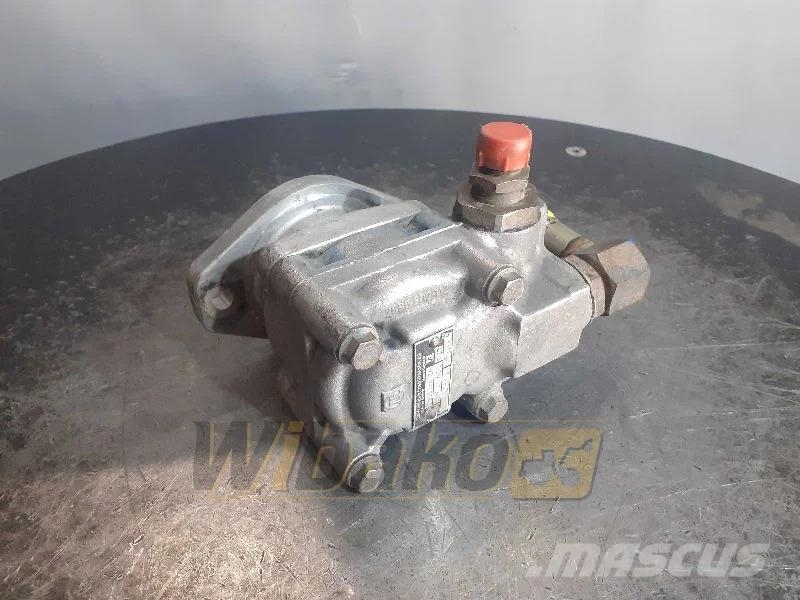 ZF 7685955705 Gear pump / Zahnpumpe / Pompa zębata Hydraulics