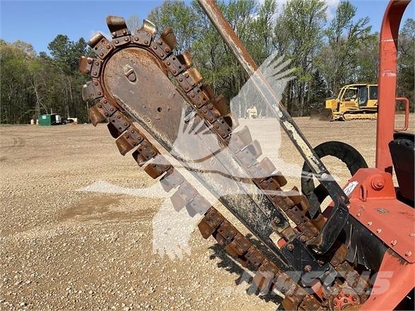 Ditch Witch RT45 Freze za kopanje jarkov Trenčerji