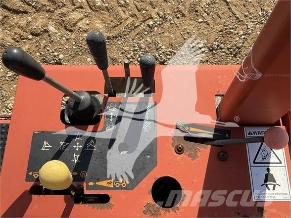 Ditch Witch RT45 Freze za kopanje jarkov Trenčerji