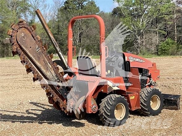 Ditch Witch RT45 Freze za kopanje jarkov Trenčerji