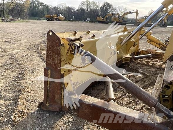 Komatsu D65PX-18 Dozers - Tratores rastos