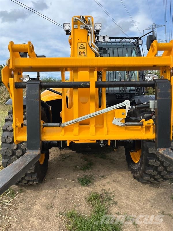 Telescopic handlers