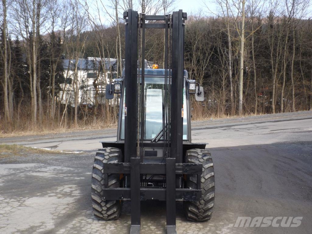Ausa C 350 H x 2 Apvidus autokrāvējs