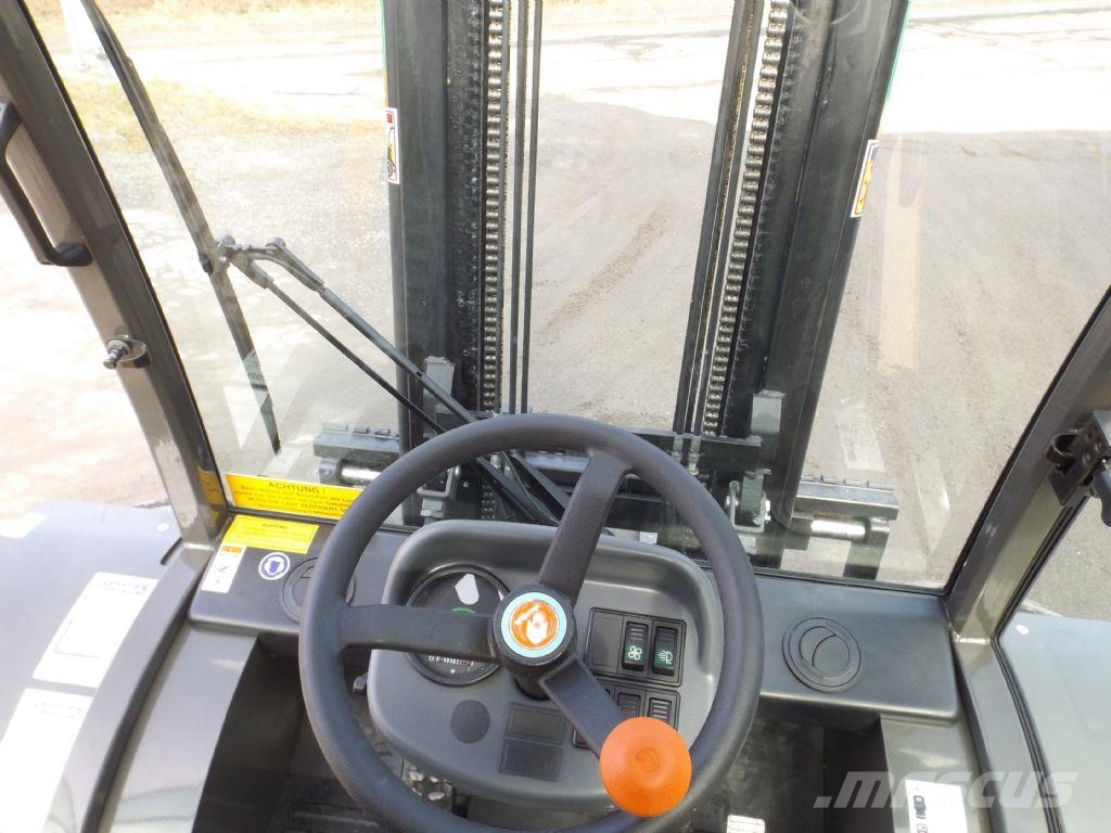 Ausa C 350 H x 2 Apvidus autokrāvējs
