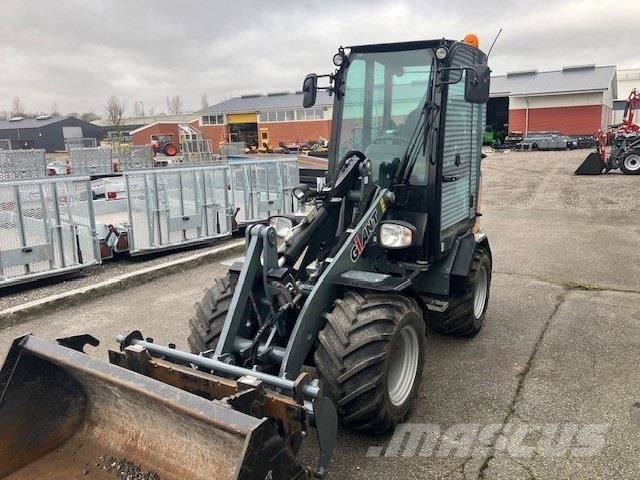 GiANT G2300 HD G2300 x-tra HD med cabine Mini utovarivači