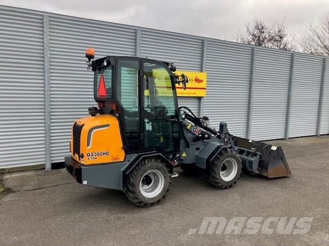 GiANT G2300 HD G2300 x-tra HD med cabine Mini utovarivači