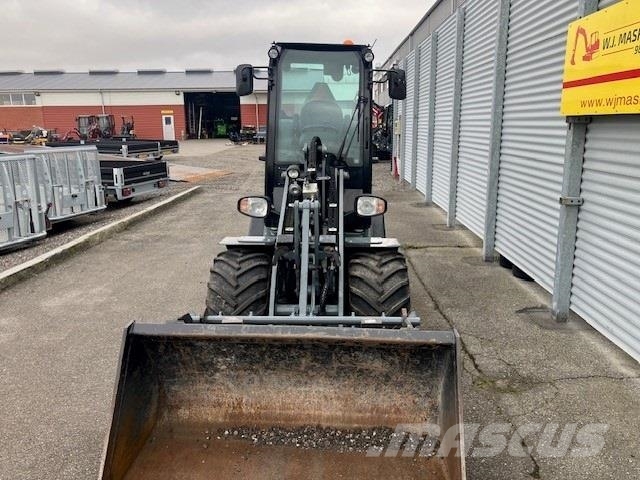GiANT G2300 HD G2300 x-tra HD med cabine Mini utovarivači