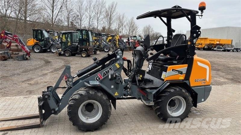 GiANT G2500 HD X-tra 미니 로더