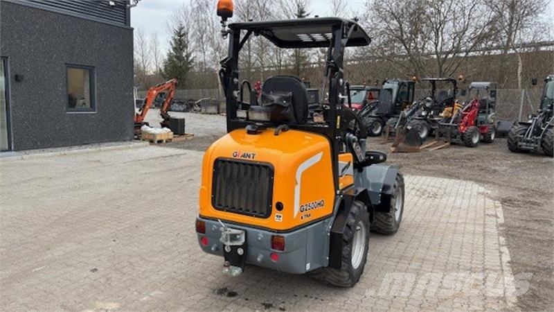 GiANT G2500 HD X-tra 미니 로더