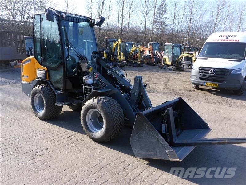 GiANT G2700X-tra g2700 x-tra hd med cabine Mini utovarivači