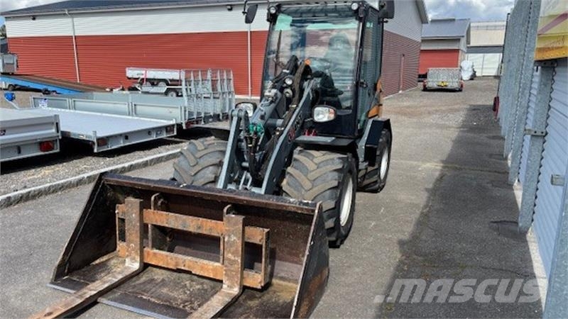 GiANT G3500 Xtra Minicarregadeiras