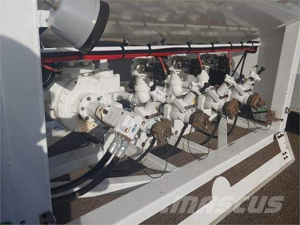 COUNTRYSIDE 4 AXLE Polprikolice cisterne