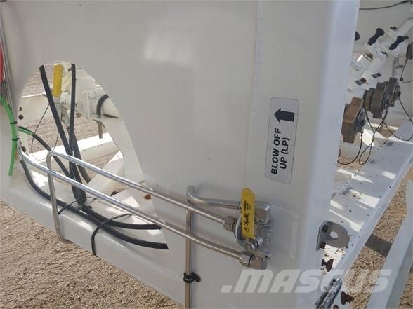 COUNTRYSIDE 4 AXLE Polprikolice cisterne
