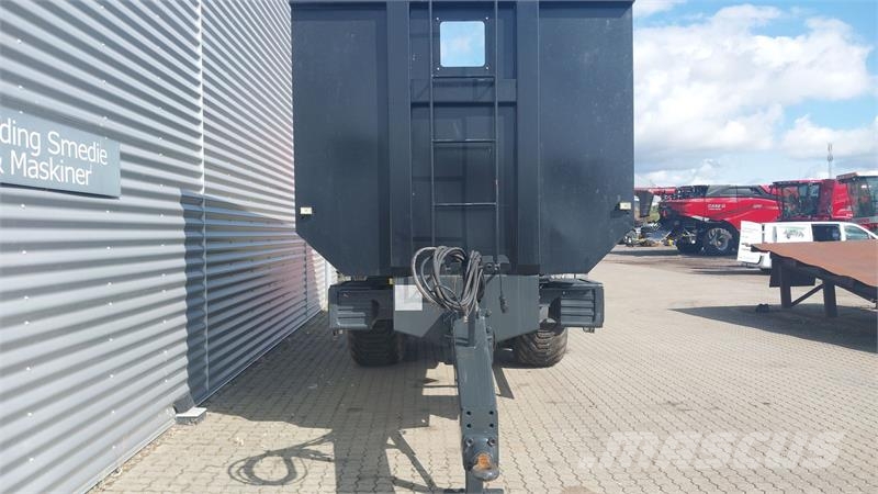Agrofyn Trailers 18 tons bagtipvogn Kippiperävaunut