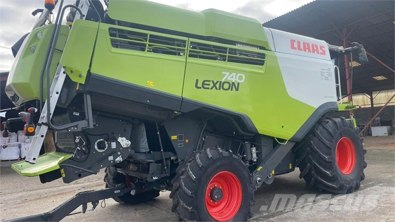 CLAAS Lexion 740 Зернозбиральні комбайни