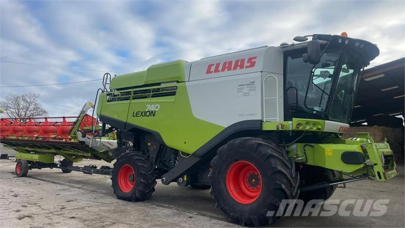 CLAAS Lexion 740 Зернозбиральні комбайни