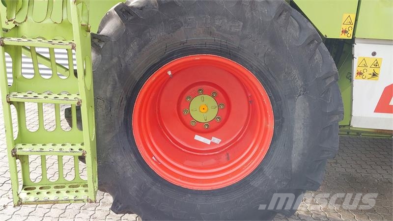 CLAAS Mega Dominator 218 Kombajni